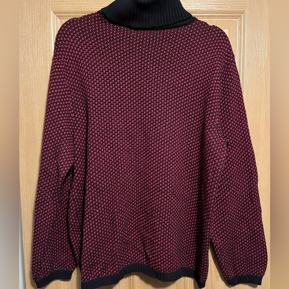 Karen Scott Women's Cotton Two-Tone Turtleneck Sweater - Picture 10 of 10